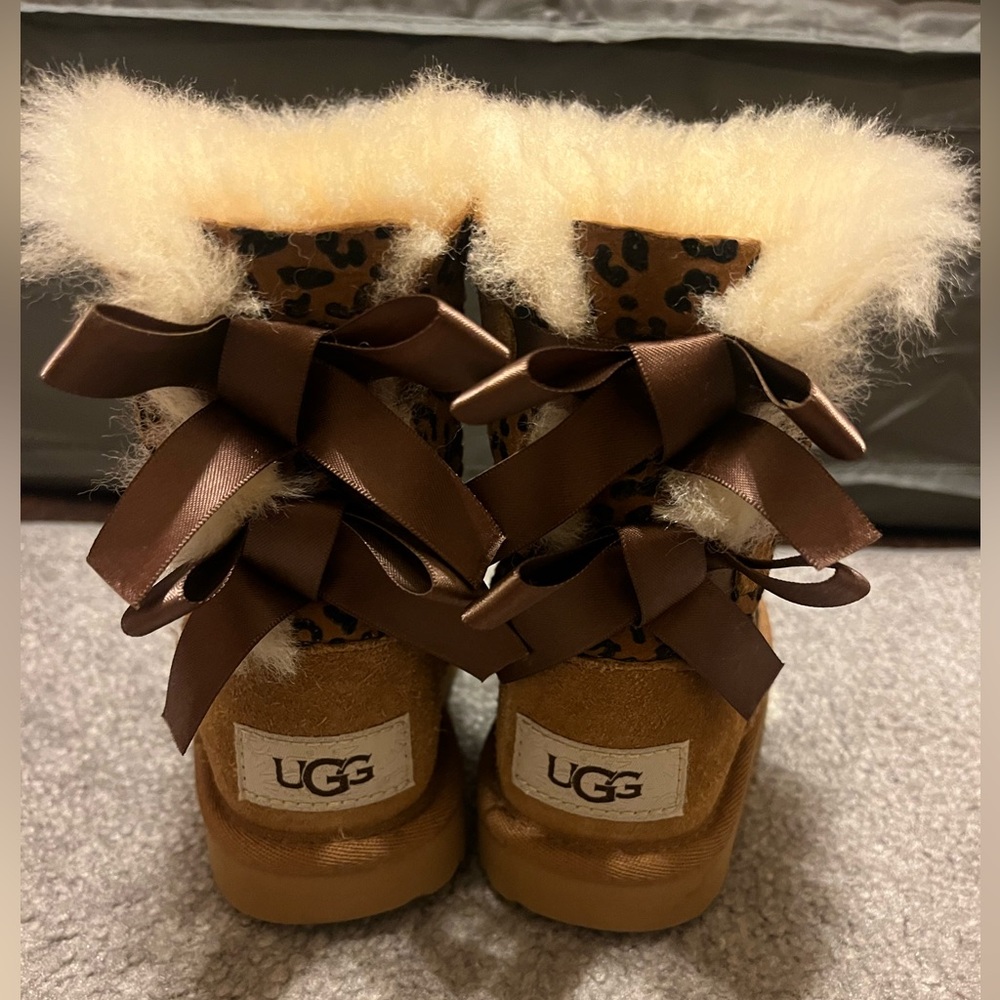 Toddler UGG size 7